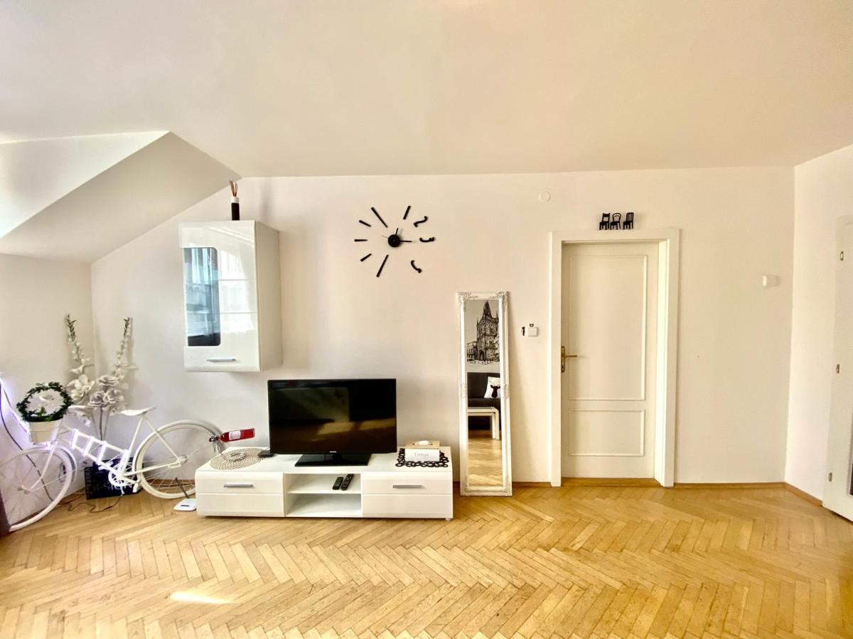 Fantastic Apartment In The City Center Прага Екстер'єр фото