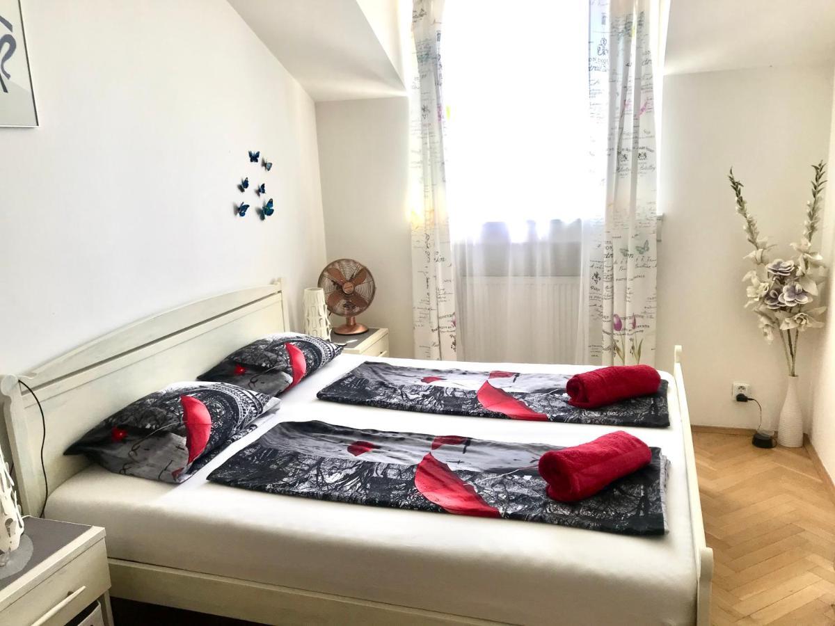 Fantastic Apartment In The City Center Прага Екстер'єр фото